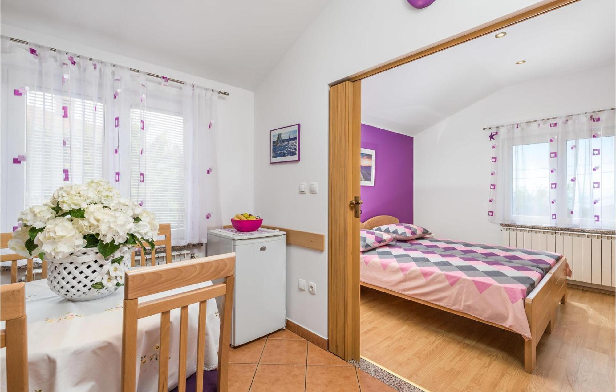 2 Bedroom Beautiful Apartment In Rukavac Rukavac  Luaran gambar